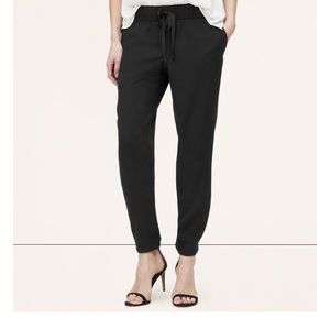 LOFT Crepe Jogger Pants, Size M